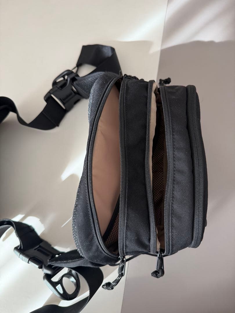 Hugoo ヒップシート ブラック