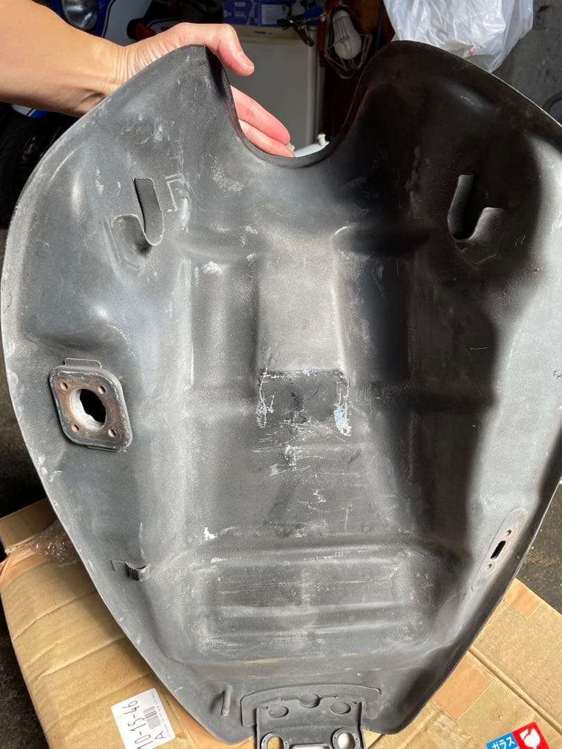 ゼファー400 ガソリンタンク 燃料タンク フューエルタンク 値下げ交渉OK