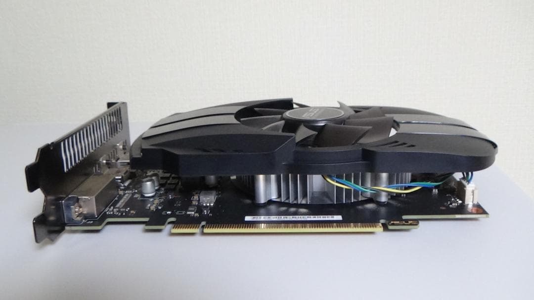 ASUS GTX1650 グラフィックボード