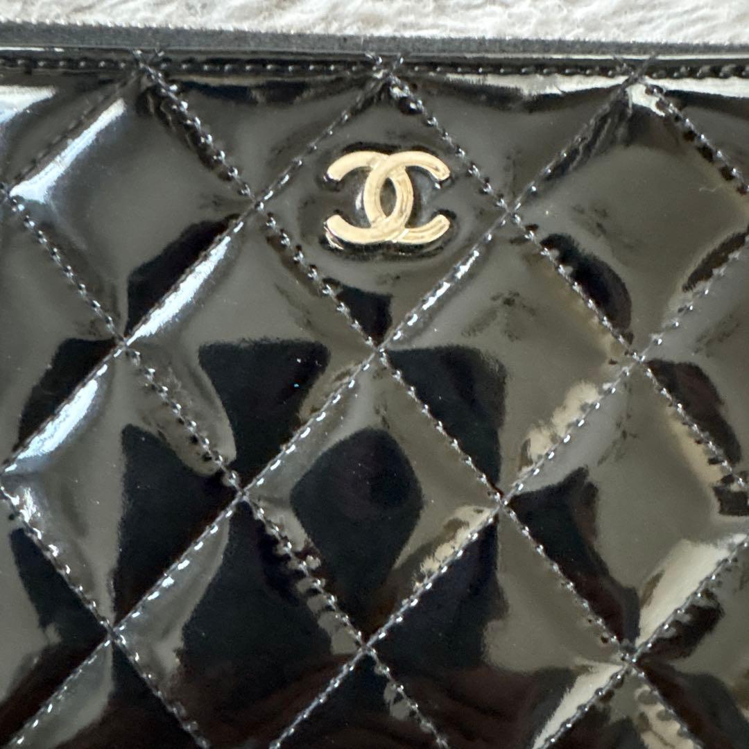 CHANEL 【美品】長財布 エナメル パテント マトラッセ ココマーク 黒