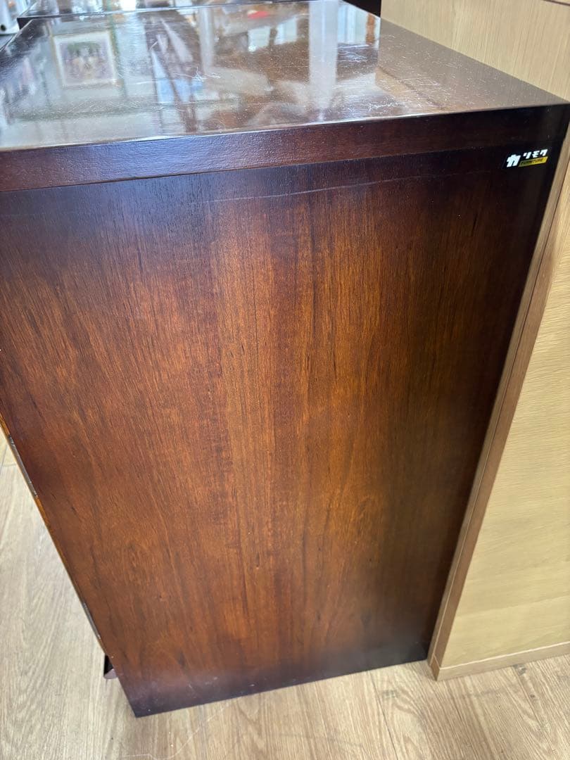 T54 カリモク キャビネット(板戸)