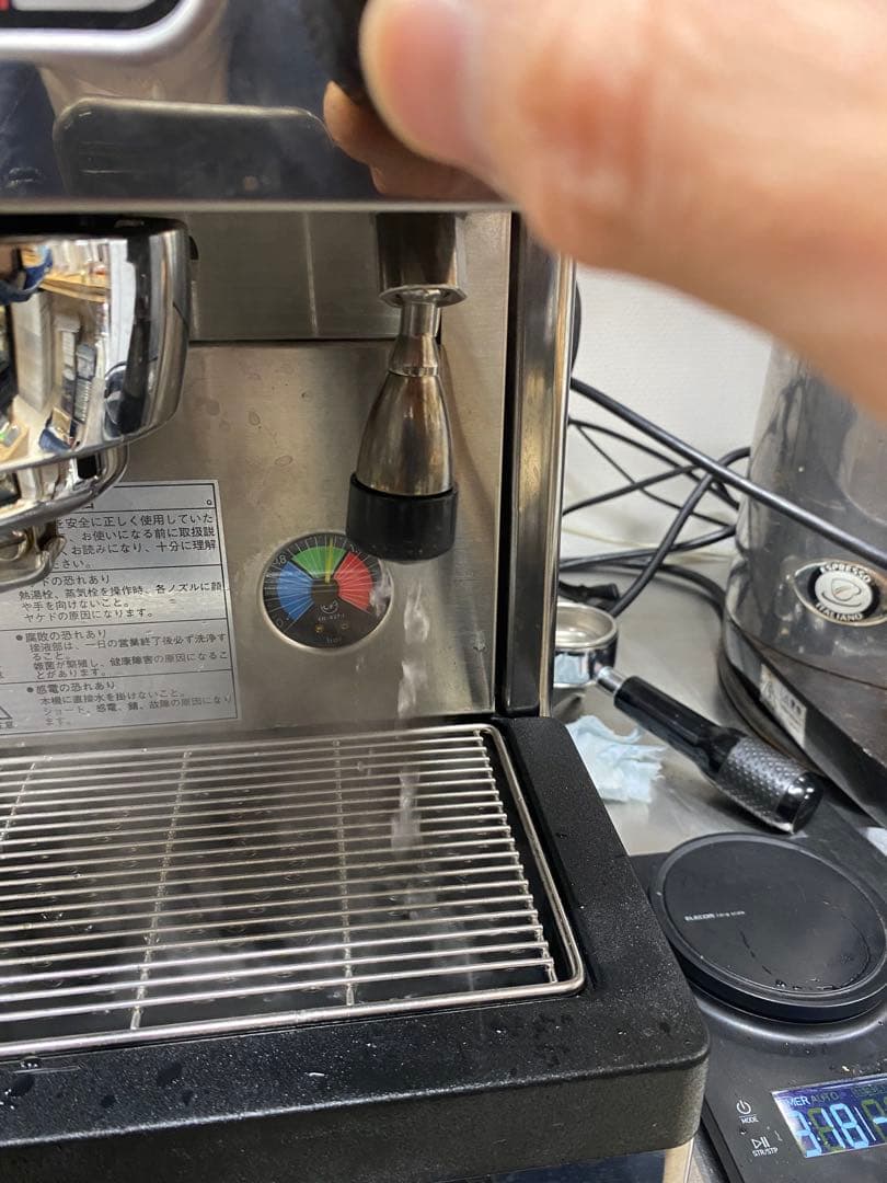 【Z】ラチンバリ100Vエスプレッソマシン＋バリスタグッズ一式
