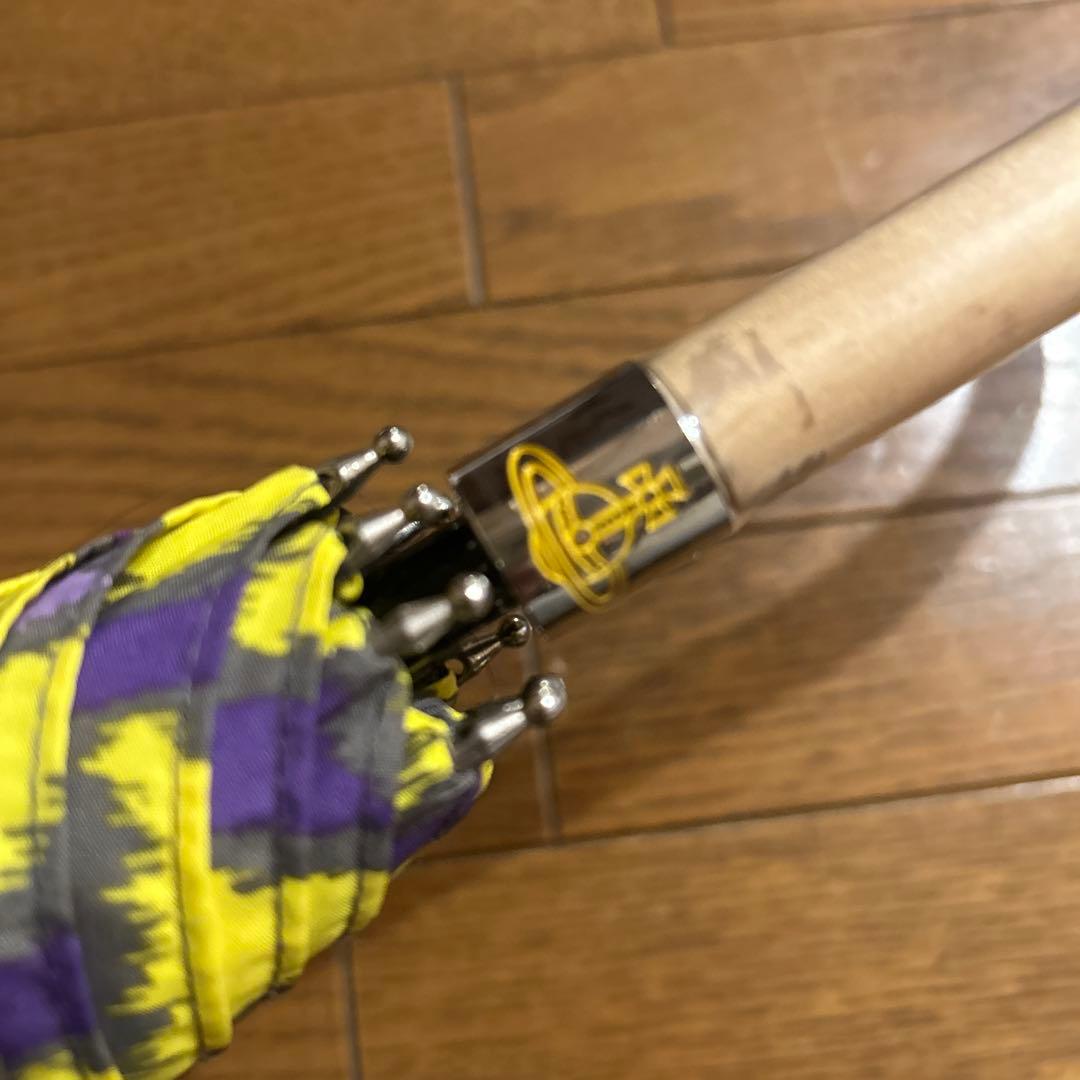 美品　ヴィヴィアンウエストウッド　長傘　ロゴマーク入　持ち手シュリンクあり