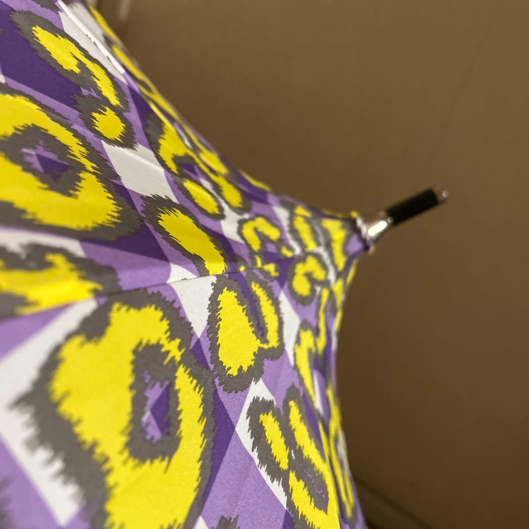 美品　ヴィヴィアンウエストウッド　長傘　ロゴマーク入　持ち手シュリンクあり