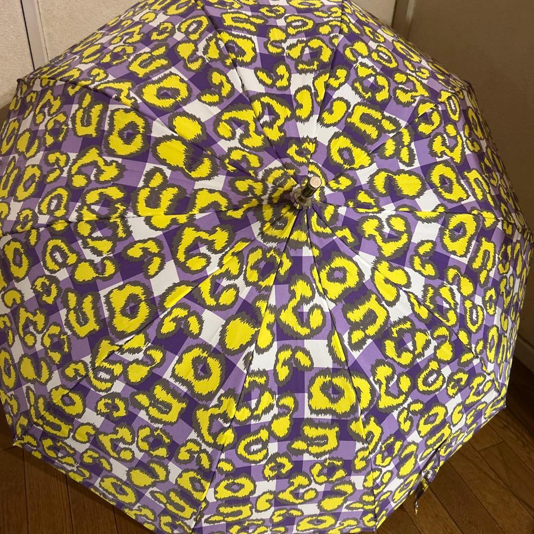 美品　ヴィヴィアンウエストウッド　長傘　ロゴマーク入　持ち手シュリンクあり