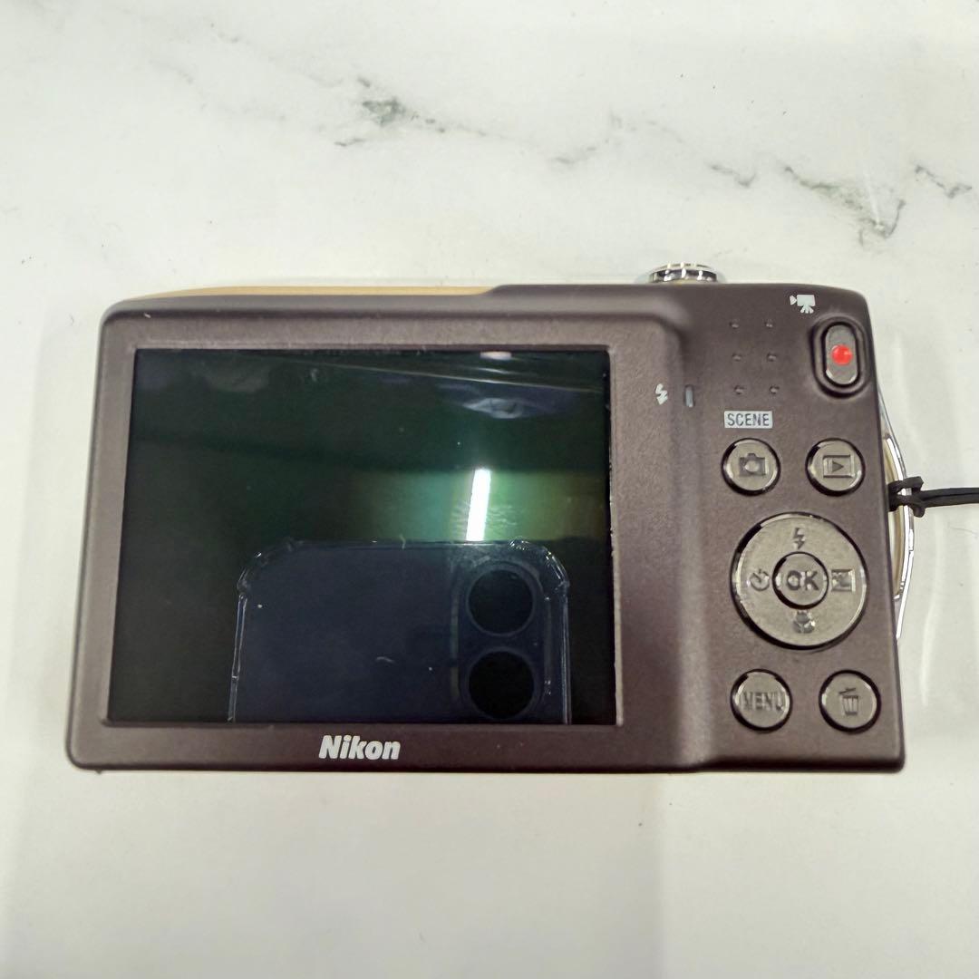 付属品有り　NICON COOIPIX S3300 カメラ　デジタルカメラ