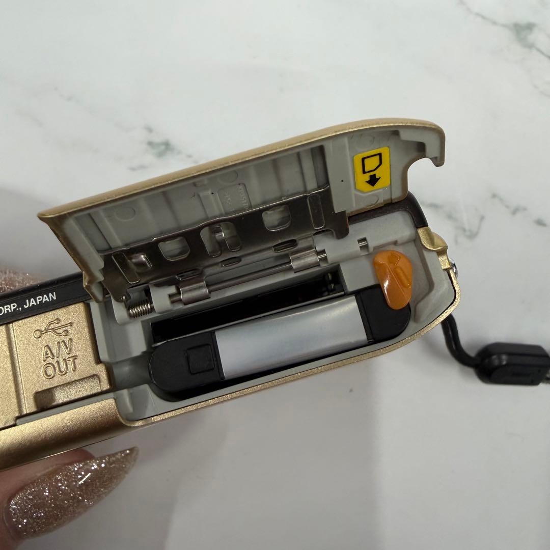 付属品有り　NICON COOIPIX S3300 カメラ　デジタルカメラ