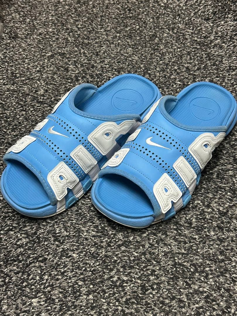 NIKE エアモアアップテンポ スライド 青×白27cm