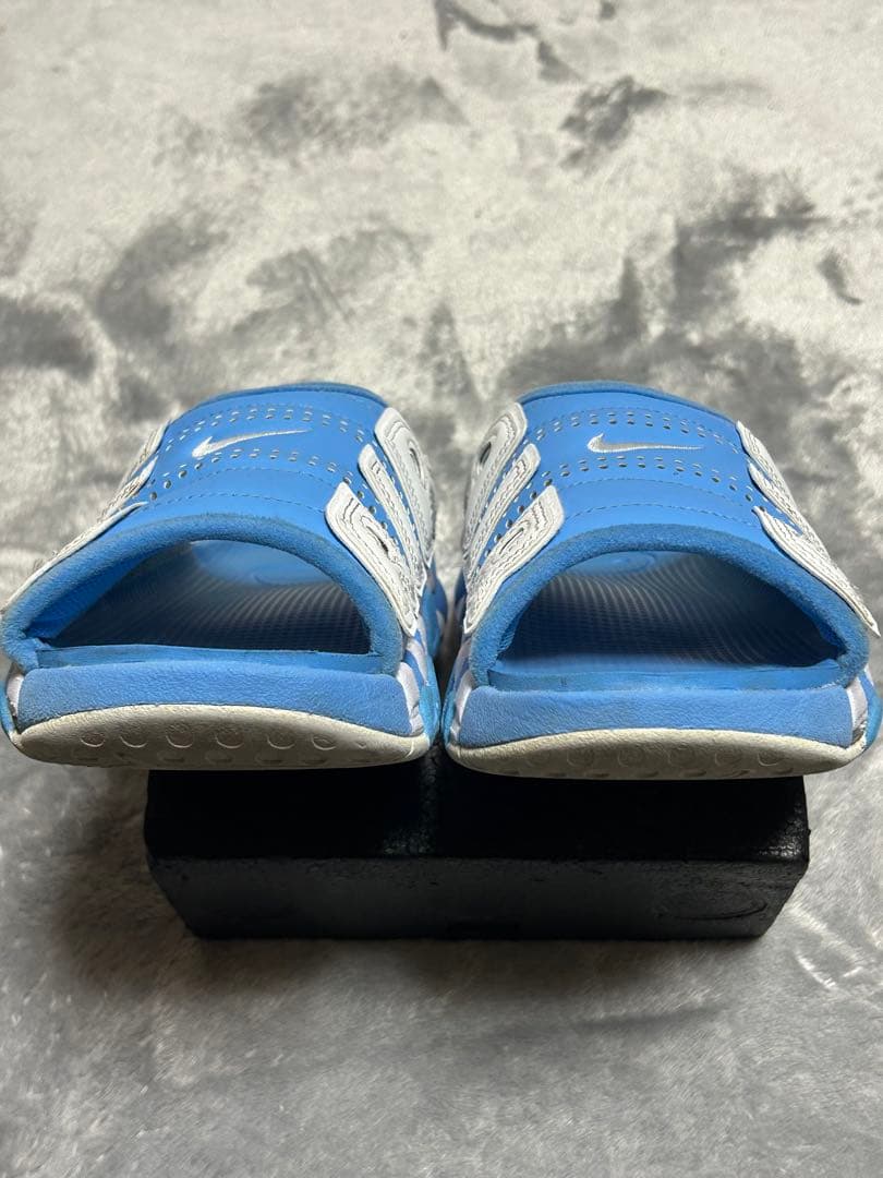 NIKE エアモアアップテンポ スライド 青×白27cm
