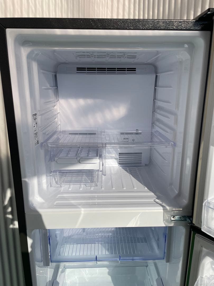 921 シャープ おしゃれシルバー 2ドア冷蔵庫 225L トップフリーザー