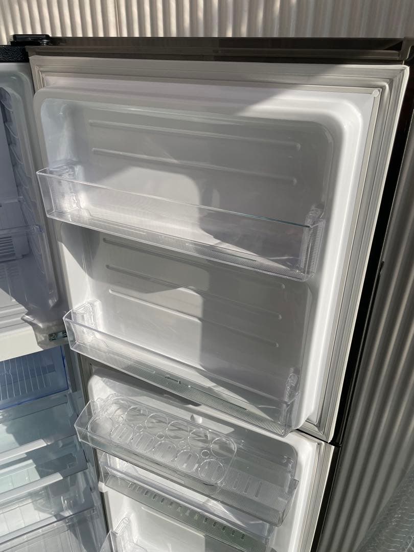 921 シャープ おしゃれシルバー 2ドア冷蔵庫 225L トップフリーザー