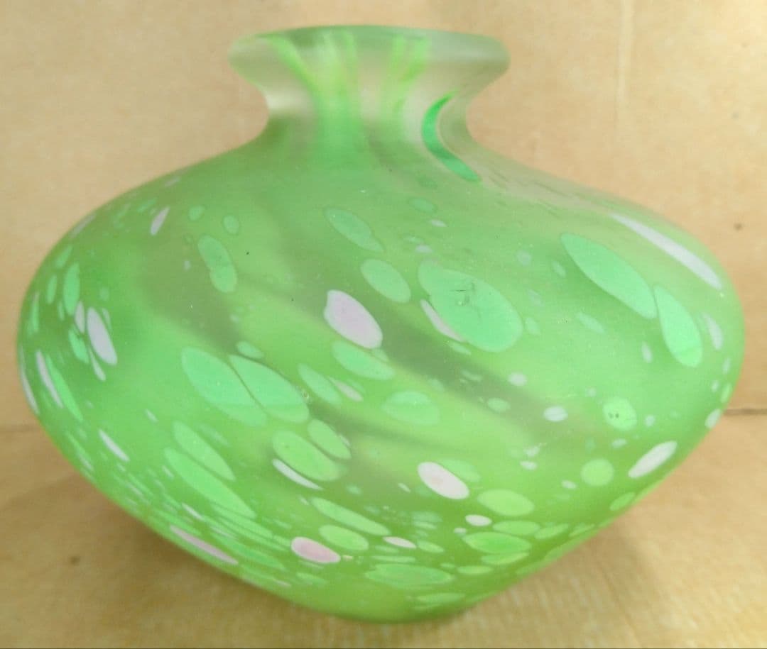 【本物保証】藤田喬平 手吹 金彩花瓶(緑色系) 共箱 栞 ｗ16㎝超