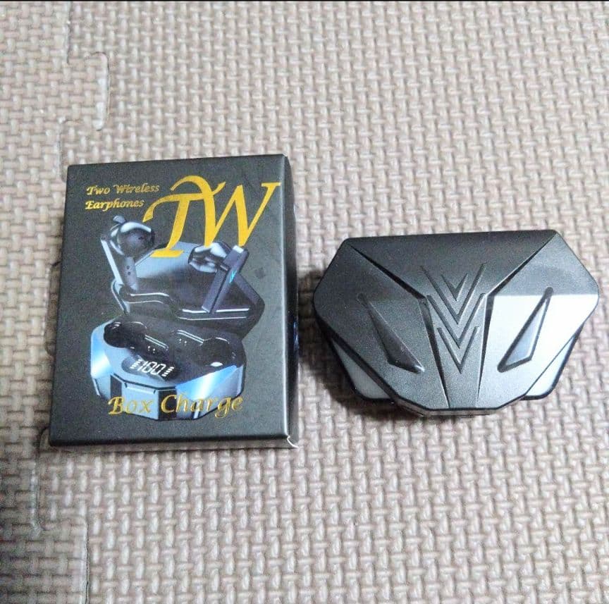 【未使用品】TWSワイヤレスゲーミングイヤホン マルチカラーブリージングライト