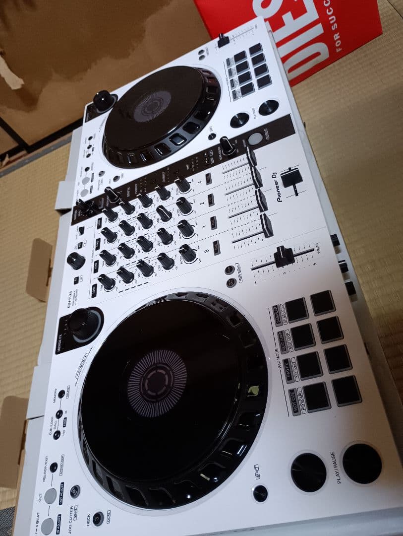 Pioneer DJ　DDj FLX6 W　コントローラー　期間限定。