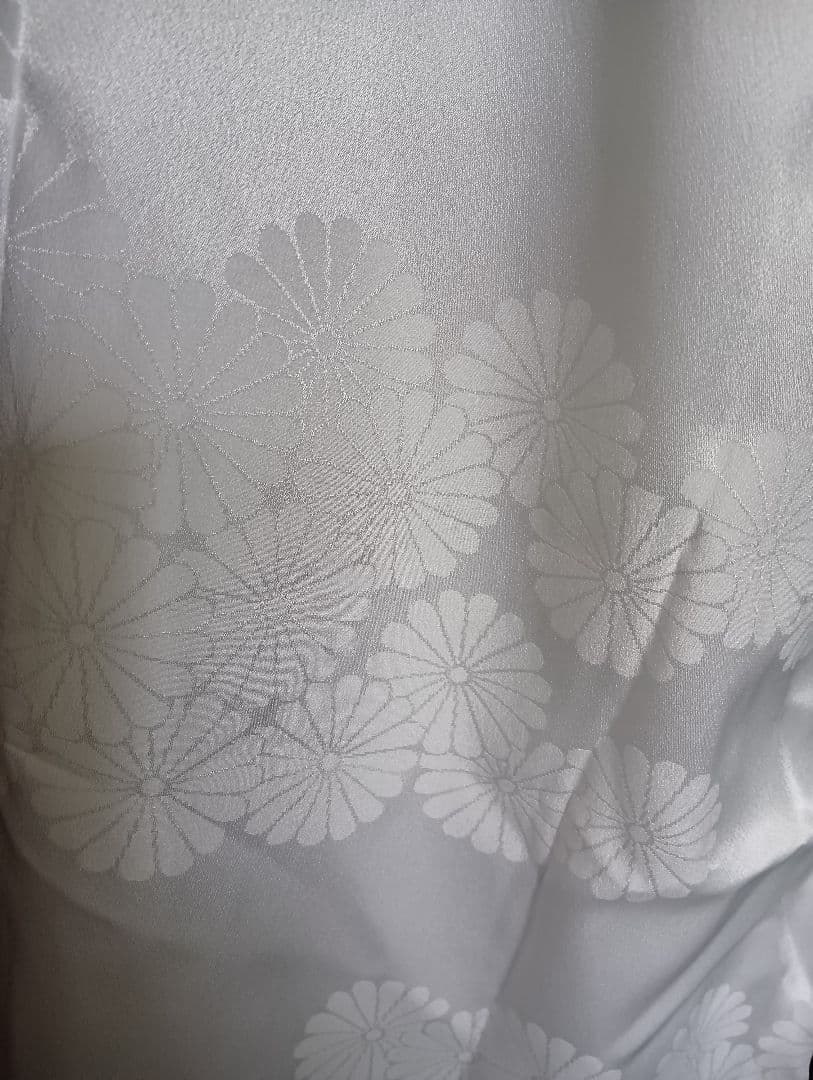 モ*ン様 未使用品　和服　東レシルック　菊模様　白　長襦袢