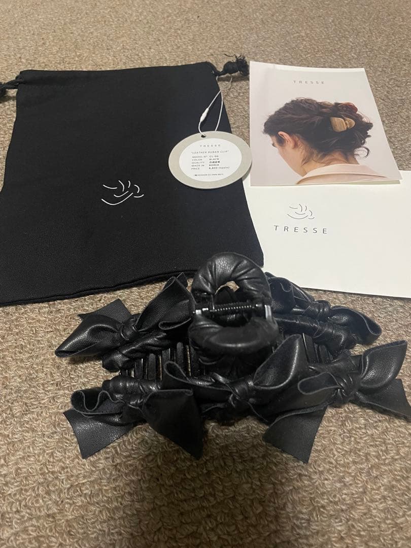 ヘアアクセサリー TRESSE Leather Ruban Clip in Black