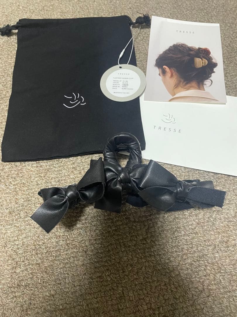 ヘアアクセサリー TRESSE Leather Ruban Clip in Black