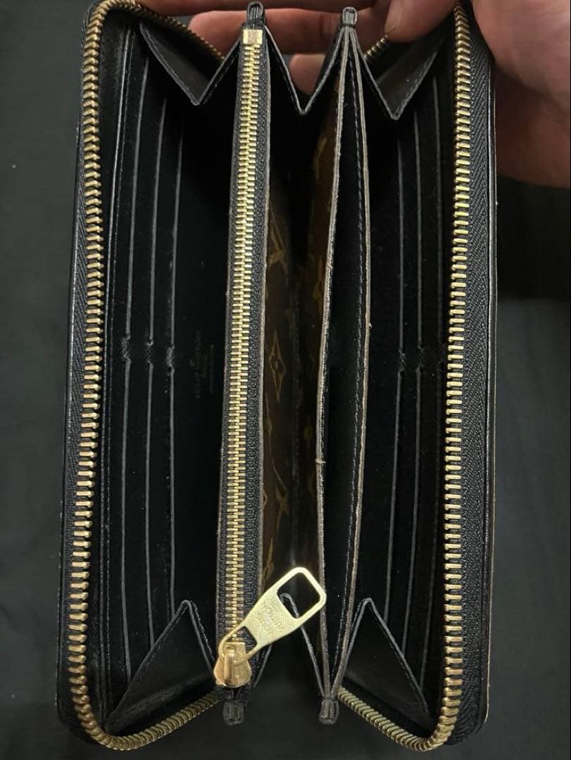 S*r様 廃盤希少品 Louis Vuitton レティーロ ジッピーウォレット