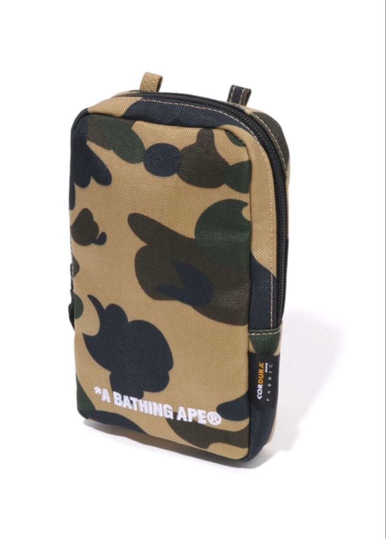A BATHING APE ショルダーバッグ　カモ柄