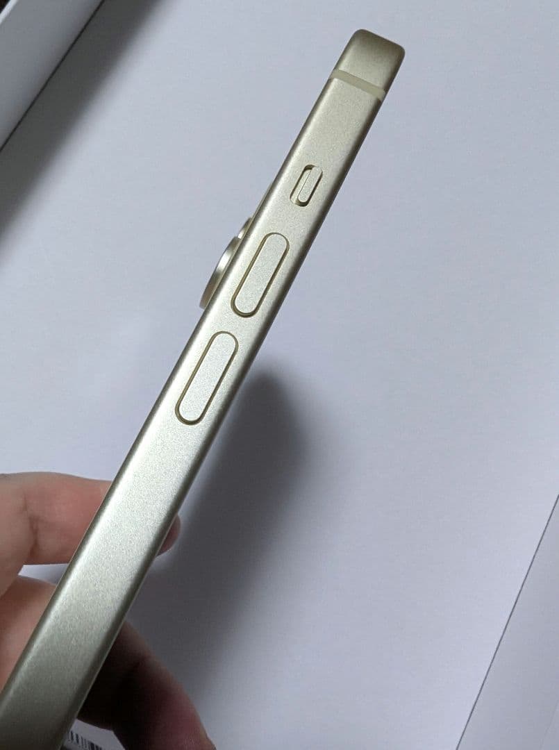 【超美品】iPhone15 128GB イエロー