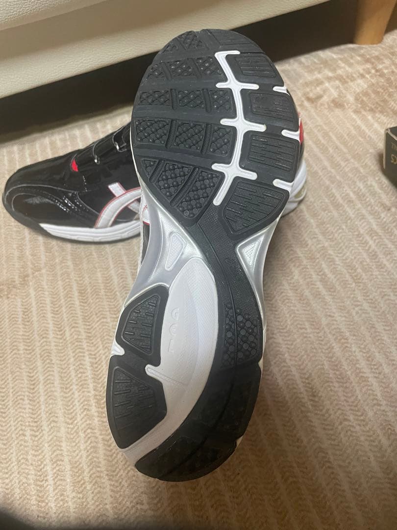 アシックス　野球用トレーニングシューズ