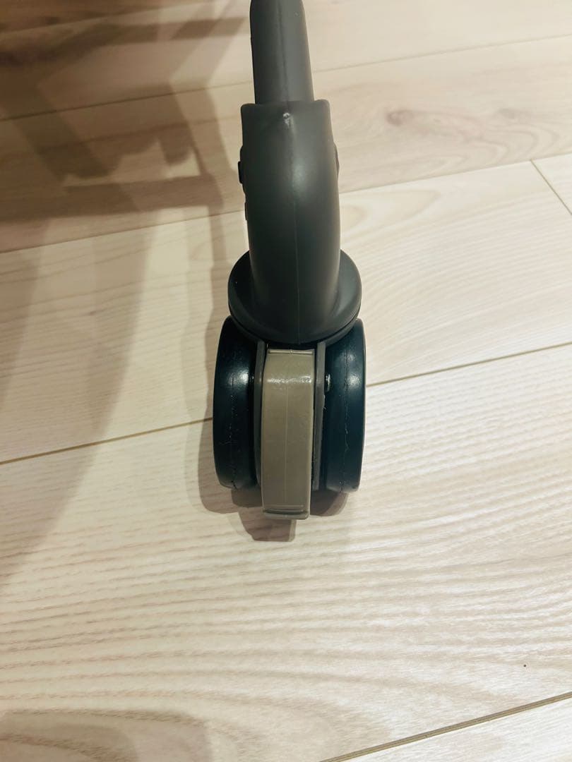 《美品》コンビ　ネムリラ コードレス AUTO SWING 【替えシート付】