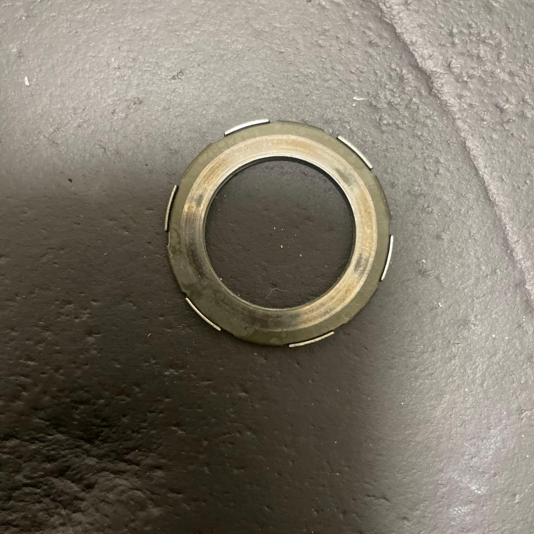 クリスキング ボトムブラケット ブラック THREADFIT™ 24