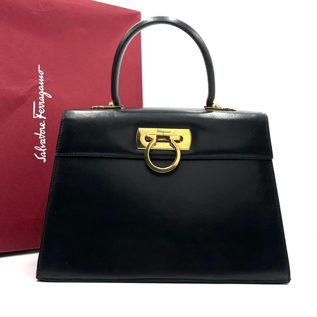 極美品● フェラガモ ハンドバッグ ガンチーニ 金具 ブラック レザー