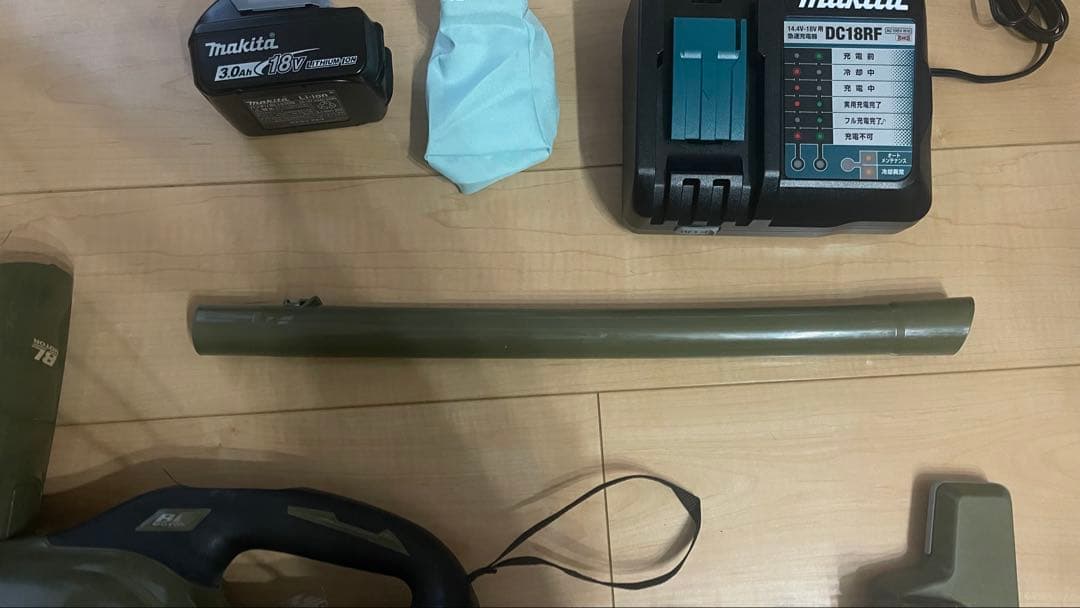 マキタ　スティッククリーナー CL285FD 【備品未使用品有り】