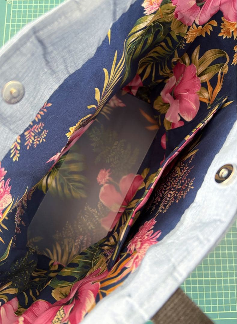 【ミーチャン】　ハワイアンキルトトートバッグ　バラ