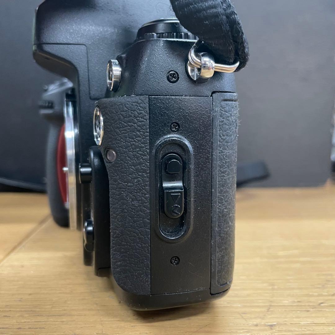 動作品 NIKON F100 フィルムカメラ 一眼レフ ボディ