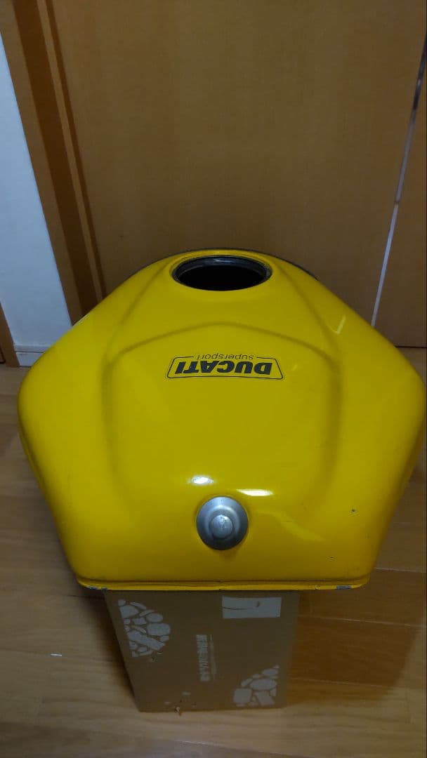 ドゥカティ　タンク　SS900　SS1000DS