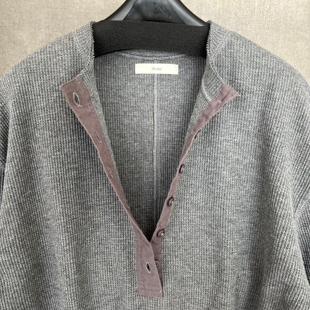 美品★anuke ワッフルヘンリートップス　グレー　長袖　カットソー　ショート丈