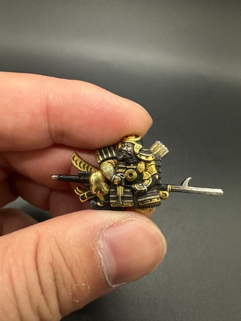 金具　目贯 金工美術　一松斎　在銘　　武士　古美術骨董