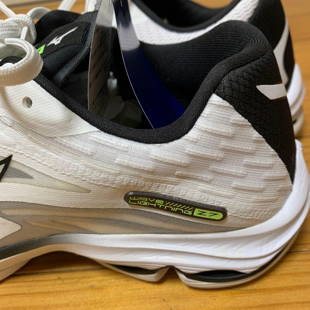 ミズノ　ウェーブライトニングZ7 25cm 新品　バレーボールシューズ