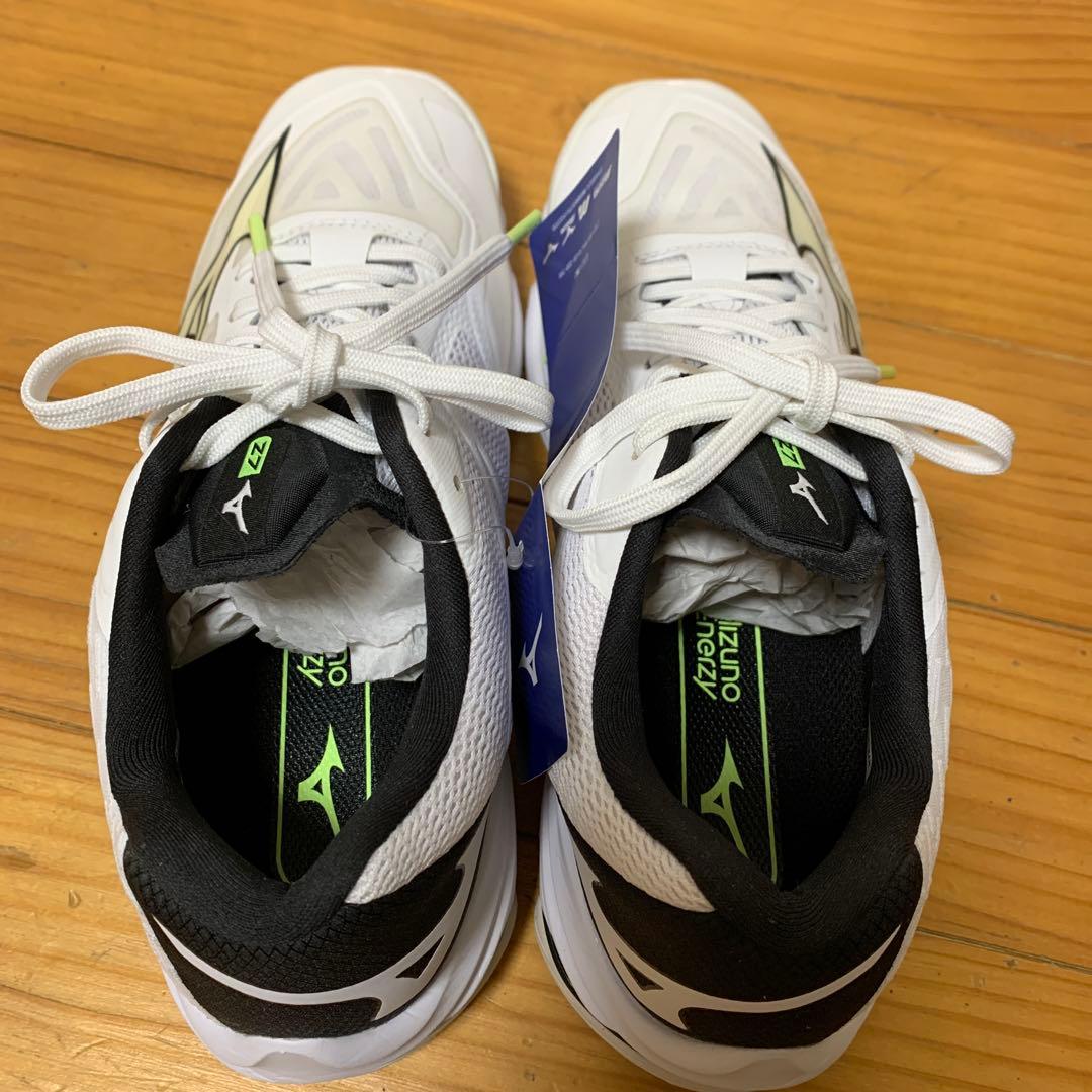 ミズノ　ウェーブライトニングZ7 25cm 新品　バレーボールシューズ