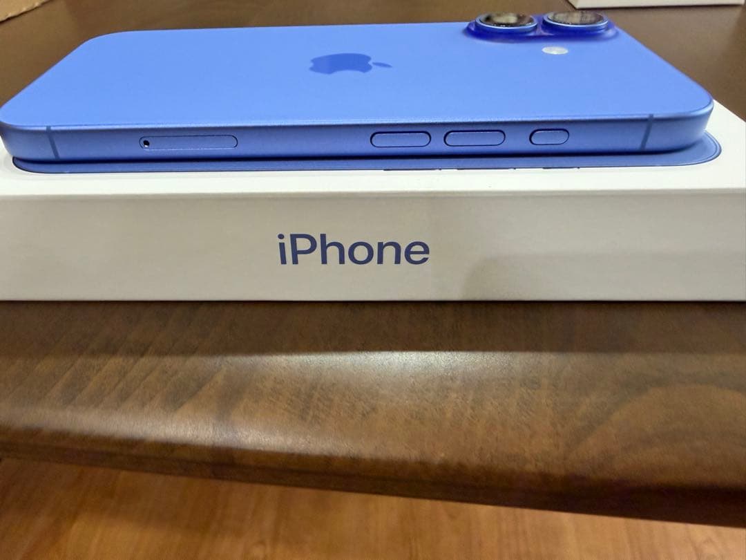 【ミハク】Apple iPhone 16