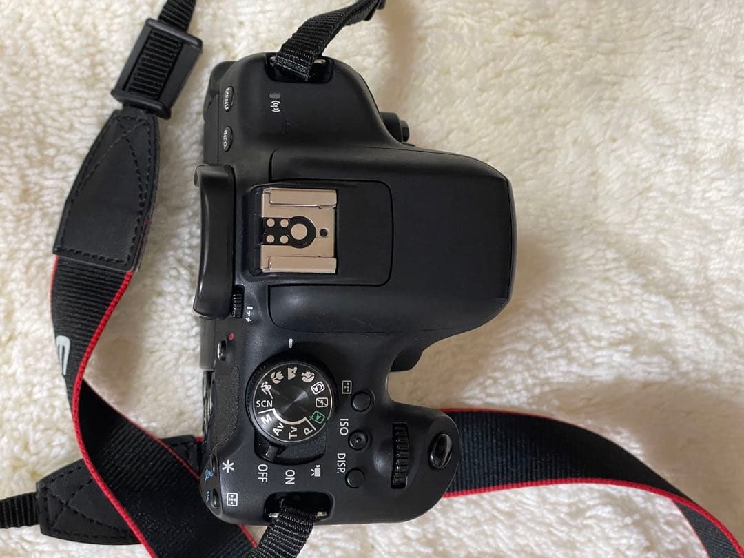 Canon EOS Kiss X8i ボディ 単焦点レンズ　動作確認済み