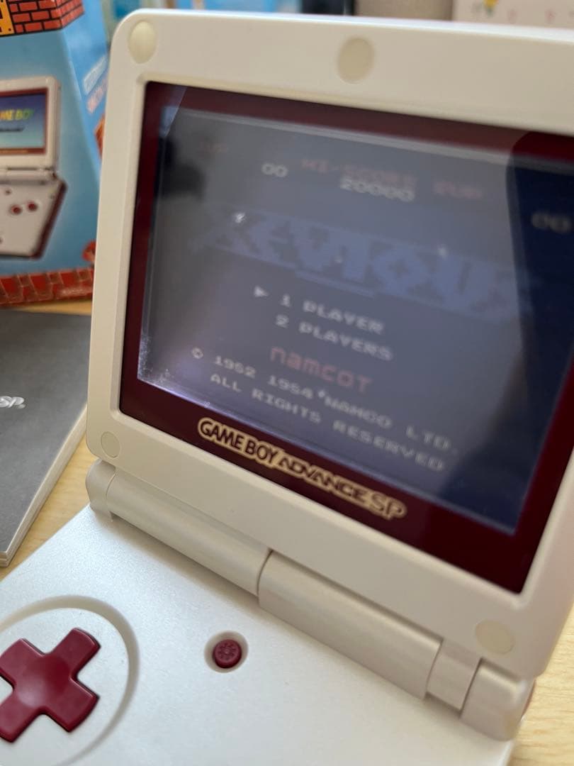 ゲームボーイアドバンスSP本体　ファミコンカラー　ソフト5本付き！