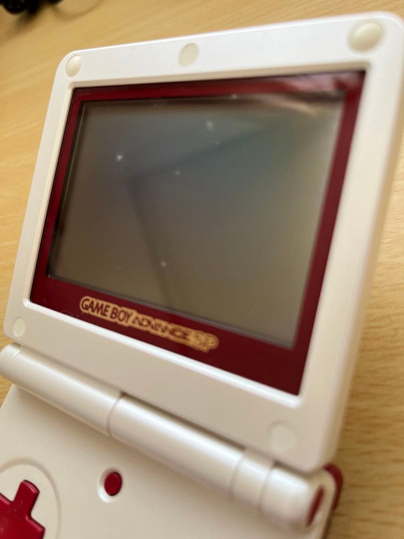 ゲームボーイアドバンスSP本体　ファミコンカラー　ソフト5本付き！
