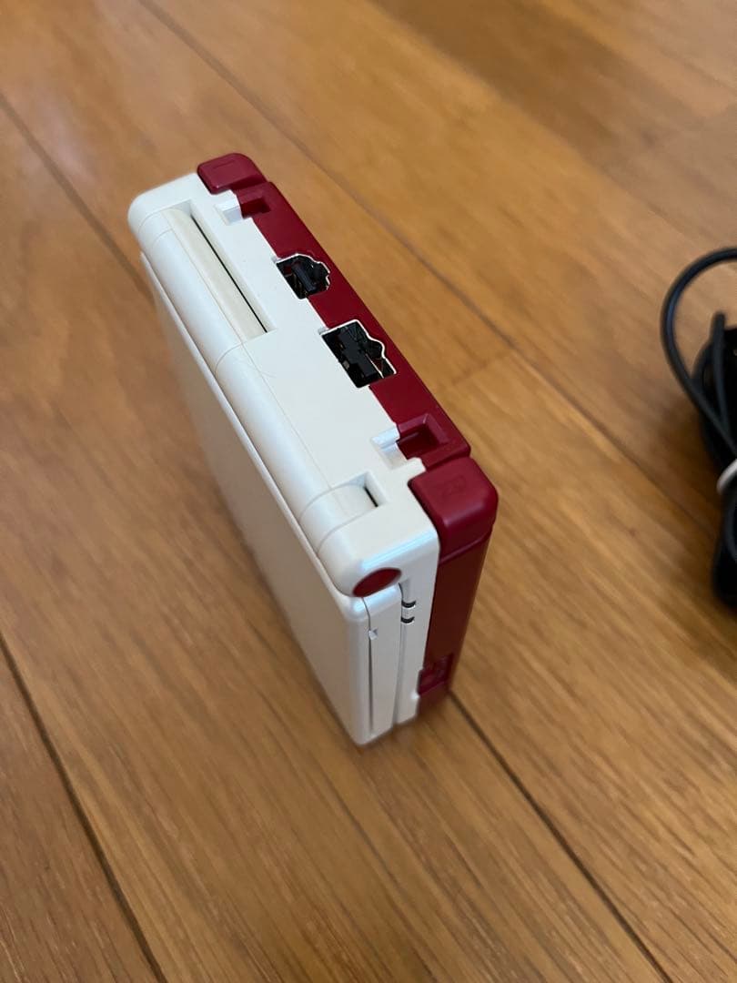 ゲームボーイアドバンスSP本体　ファミコンカラー　ソフト5本付き！