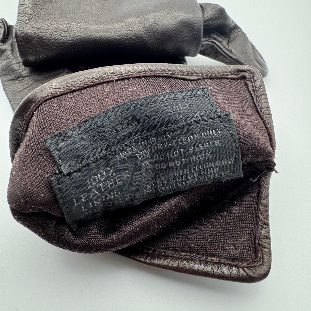 美品　プラダ　手袋　レザー　ベルト付き　裏地シルク　プラダ　ダークブラウン