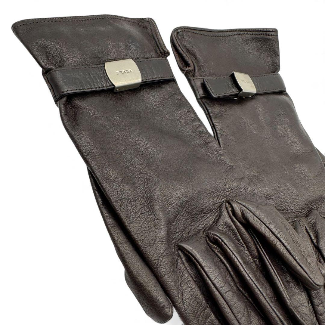 美品　プラダ　手袋　レザー　ベルト付き　裏地シルク　プラダ　ダークブラウン