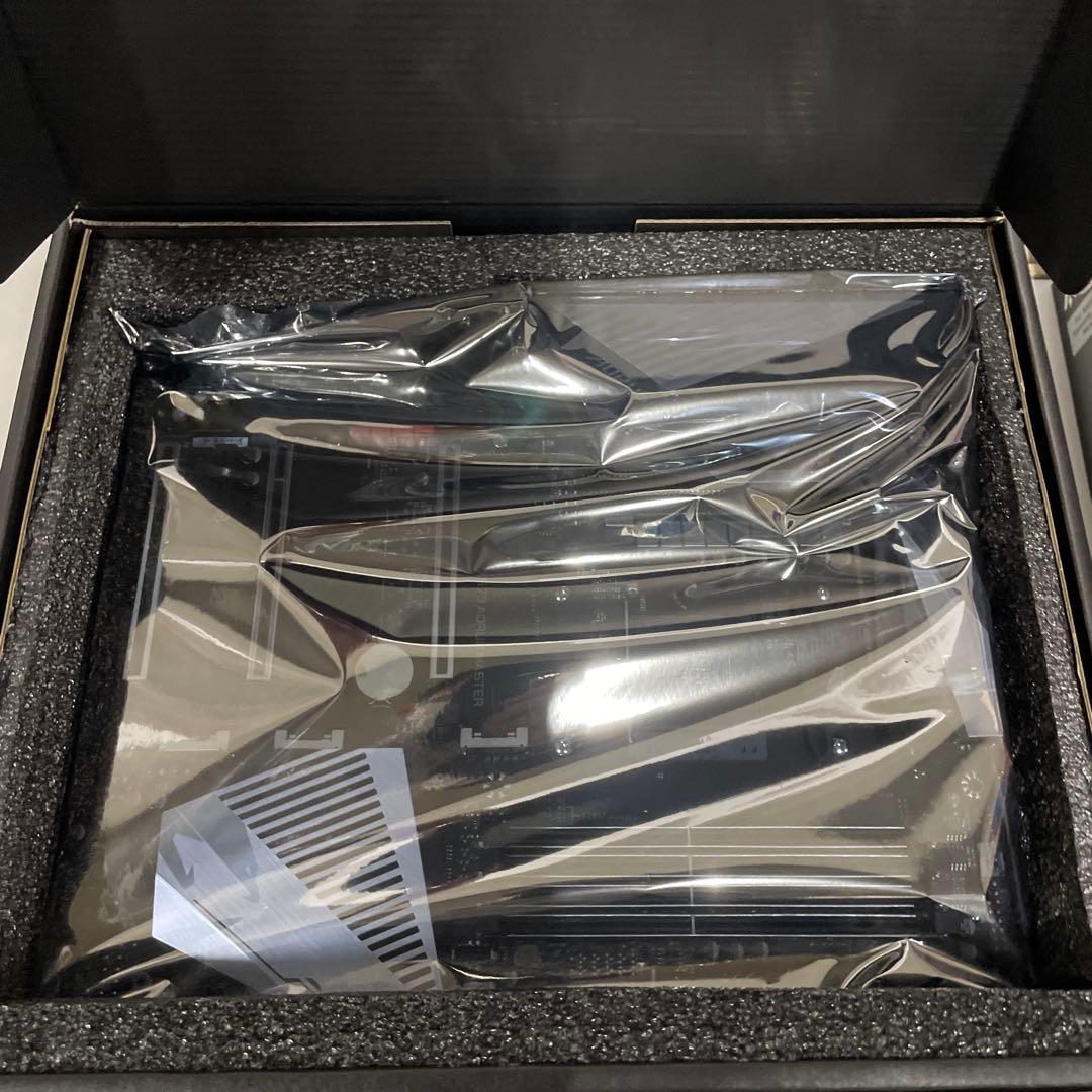 マザーボード Aorus X 570 AORUS MASTER