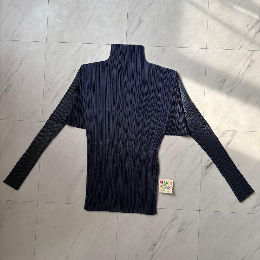 ＊タグ付き新品＊プリーツプリーズ 長袖カットソー サイズ3 ネイビー系