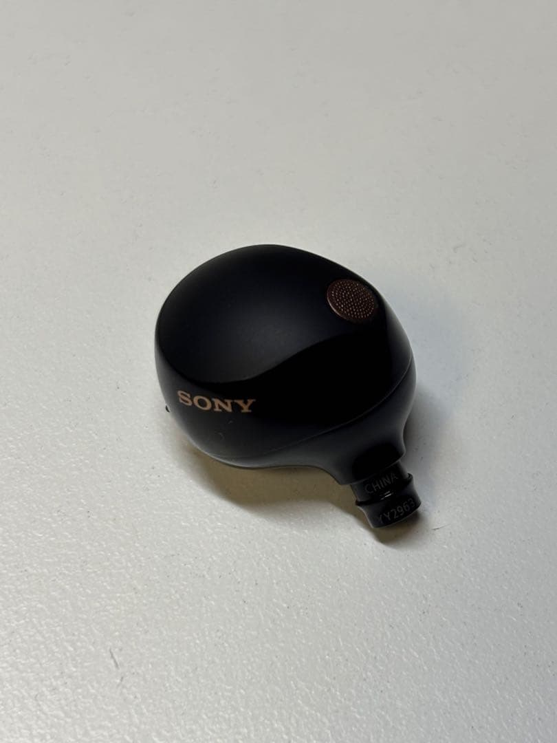 SONY WF-1000XM5 片耳(左) 充電ケース