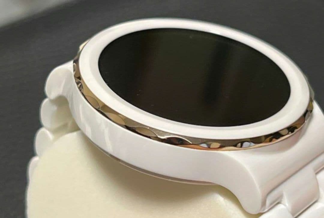 HUAWEI Watch GT3 Pro エレガントモデル　ホワイト×ゴールド