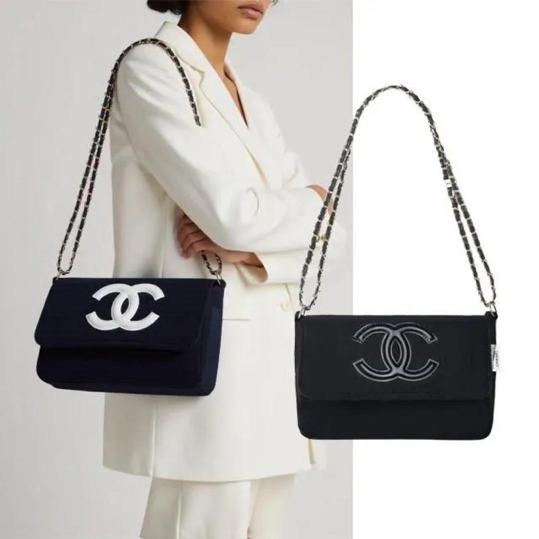 ぽ*ぽ様 CHANEL シャネル ミニバッグ ポーチ ブラック×ホワイトロゴ チ