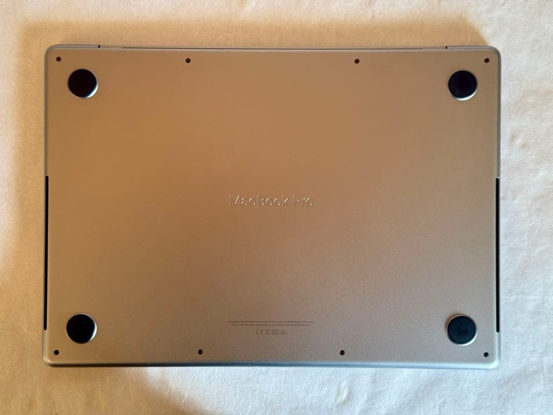 MacBook Pro 14-inch 16GBユニファイドメモリ 1TBSSD