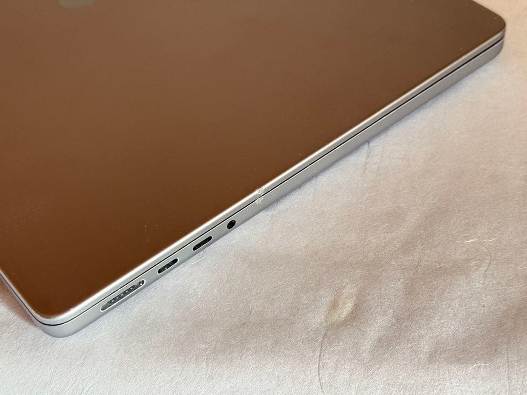 MacBook Pro 14-inch 16GBユニファイドメモリ 1TBSSD